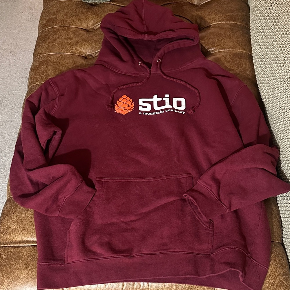 Stio Men's Maroon Hoodie Sweater